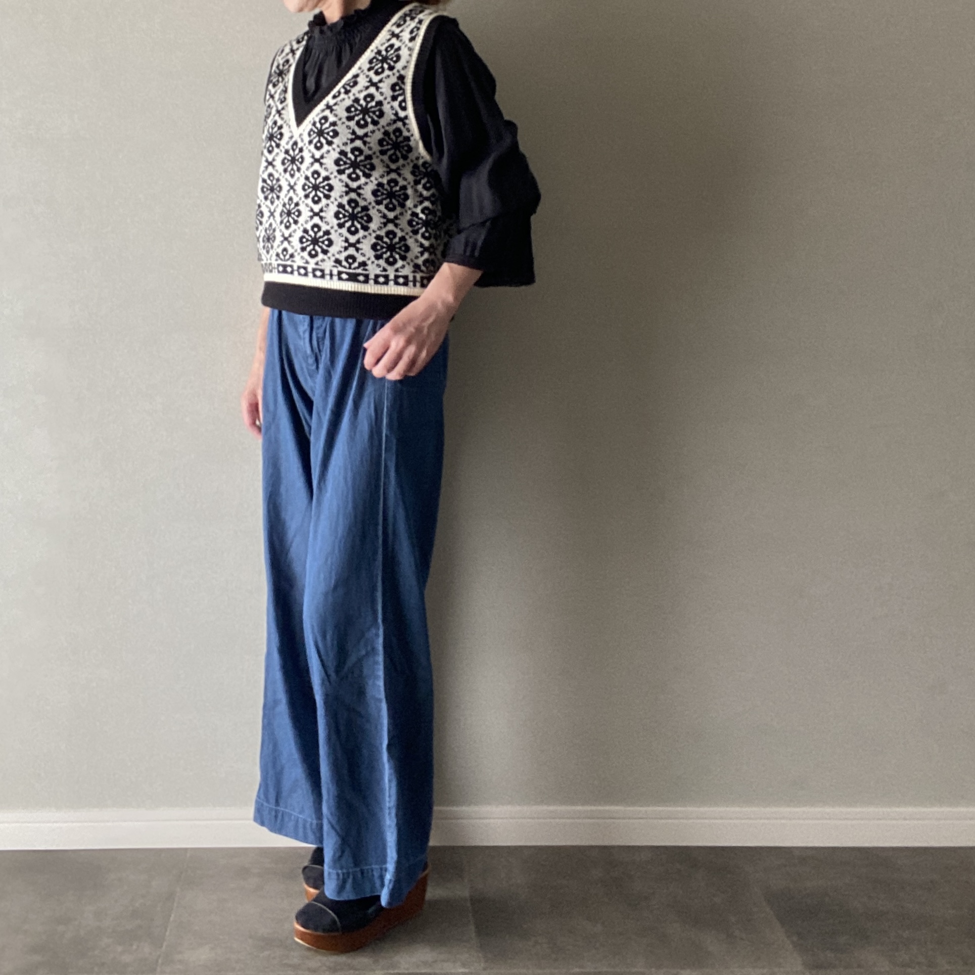 ベスト ニット レトロ柄 ホワイト×ブラック フリーサイズ